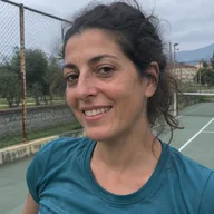Ritratto generato di Ilaria Z., personaggio fittizio e tennista amatoriale