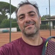 Ritratto generato di Corrado V., personaggio fittizio e tennista amatoriale